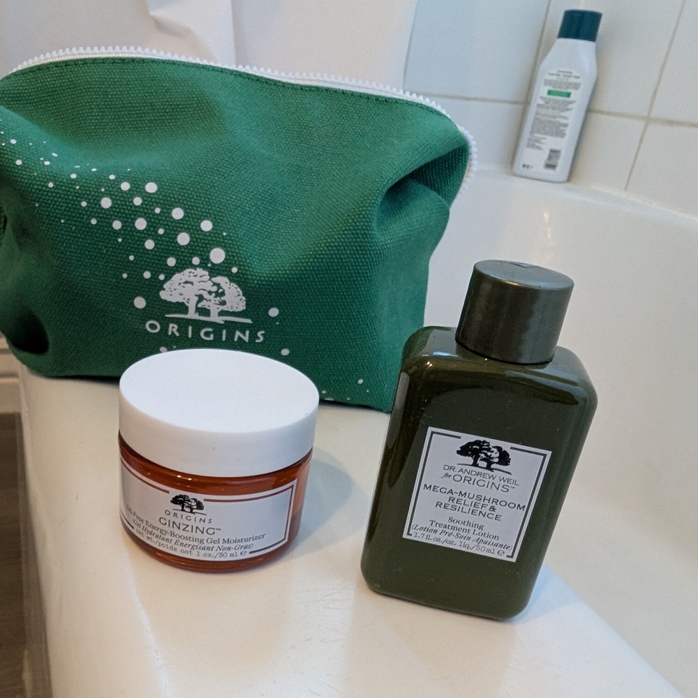 Origins Moisture Bundle - Ginzing Moisturizer & Mega Mushroom Relief Lotion